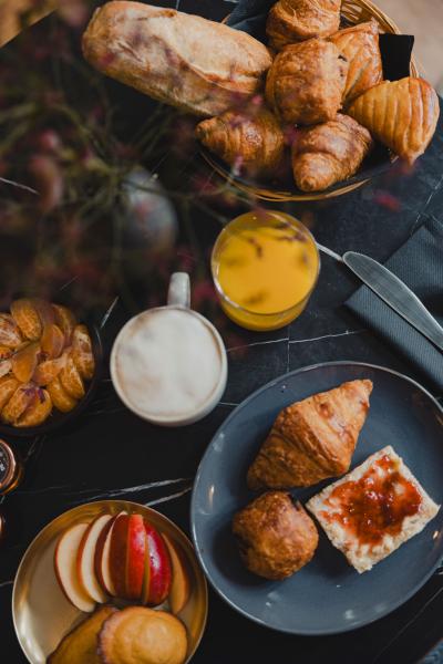 Tinah Paris - Breakfast