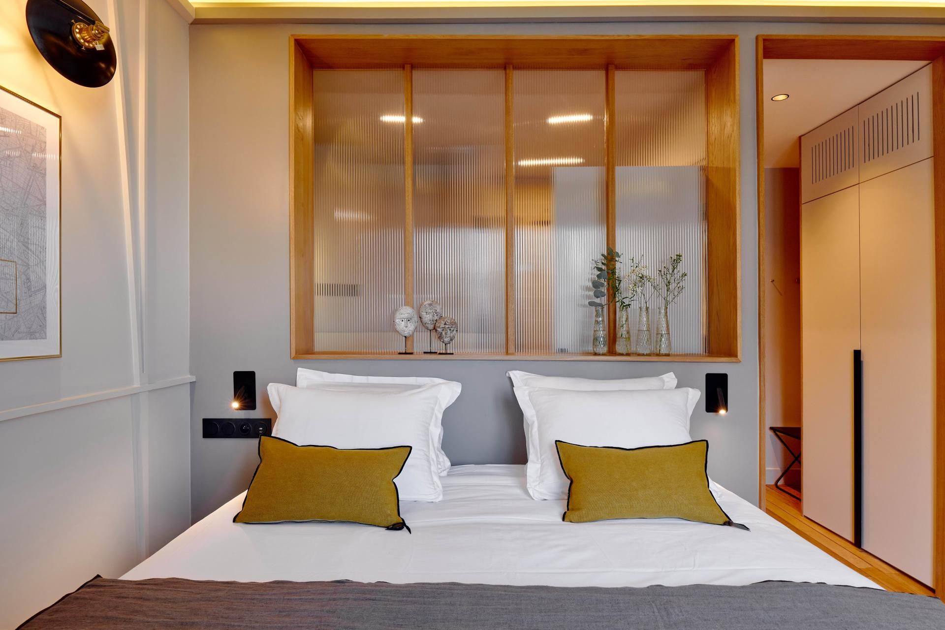 Tinah Paris, Réaumur