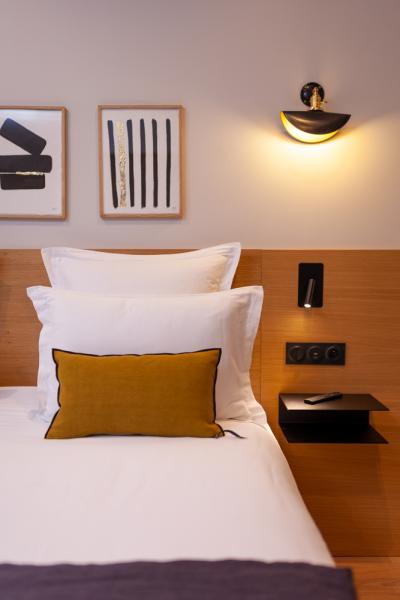 Tinah Paris - room